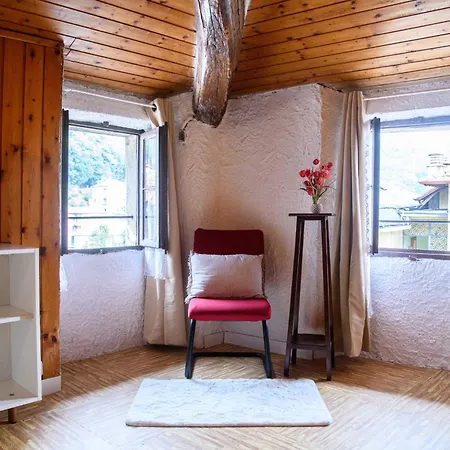 Attic At The Foot Of The Mountain Apartman Brunate